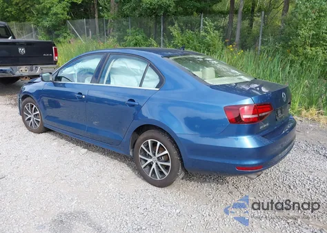 2018 Volkswagen Jetta 1.4T Se/1.4T Wolfsburg Edition из США, поврежденный, VIN 3VWDB7AJ1JM255957